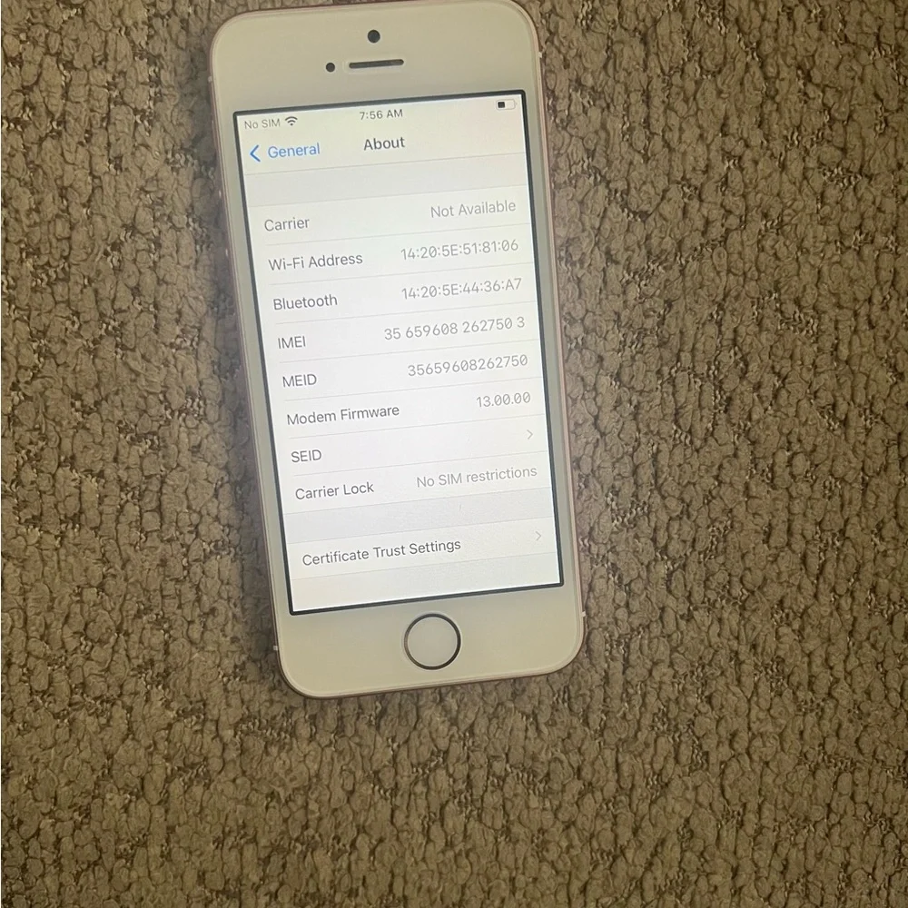 Apple iPhone SE 64gb 1 gen rose gold mint condition factory unlocke